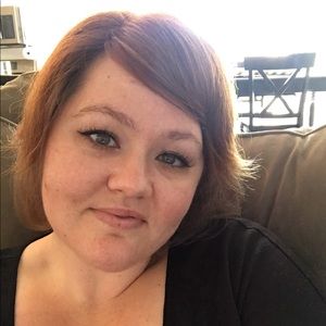 Meet your Posher, Laurie